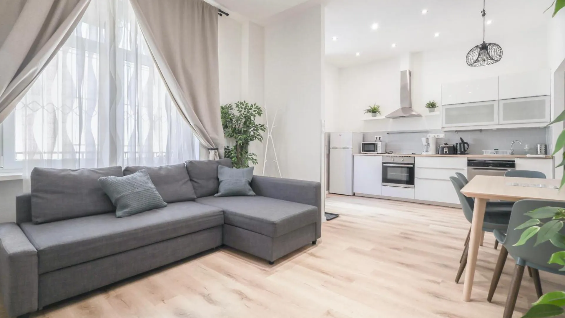 Petofi Apartment In The Center contacts